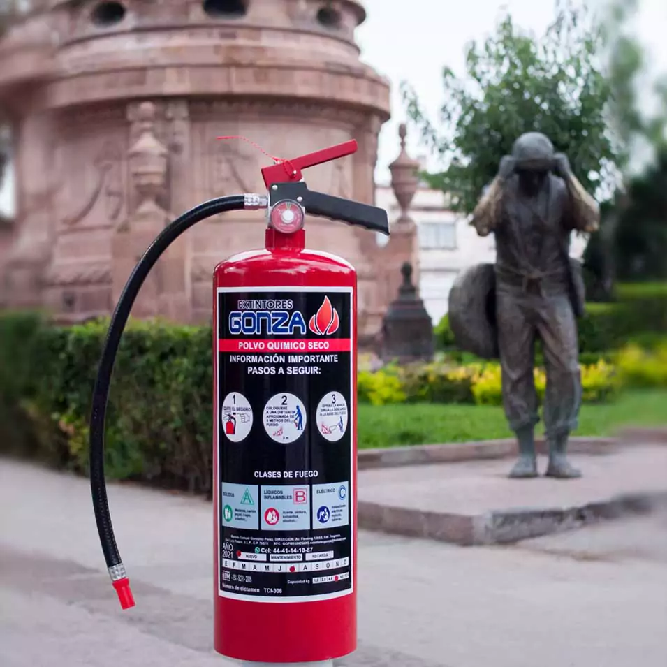 Extintor PQS en el centro de San Luis Potosí